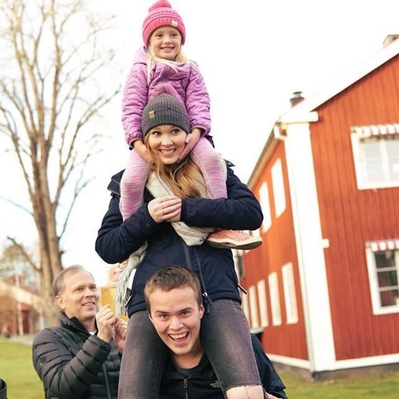 Meet your posher - Picture 2 of 4